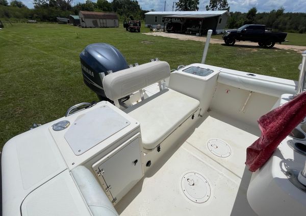 Pursuit 230-CENTER-CONSOLE image