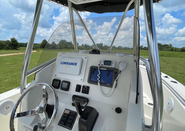 Pursuit 230-CENTER-CONSOLE image