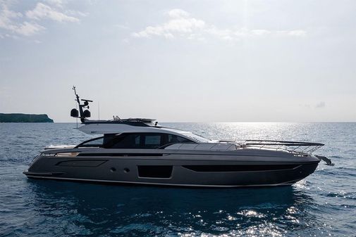 Azimut S8 image