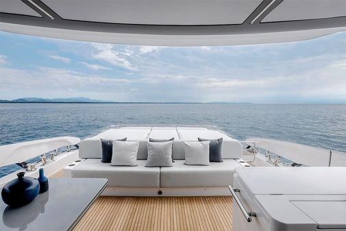 Azimut S8 image