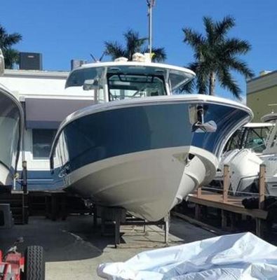 Boston Whaler 360 Outrage - main image