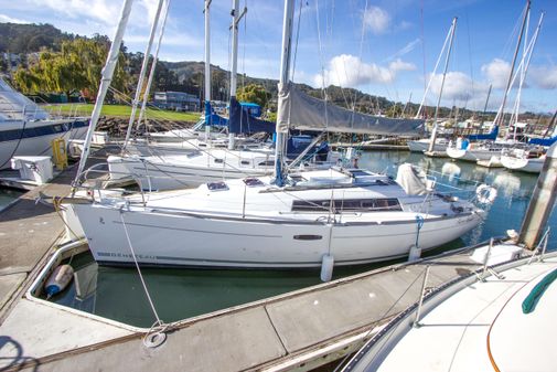 Beneteau 31 image