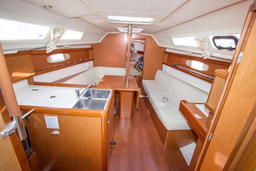 Beneteau 31 image