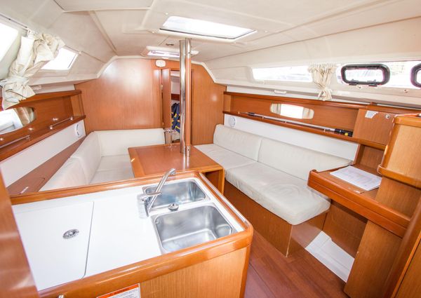 Beneteau 31 image