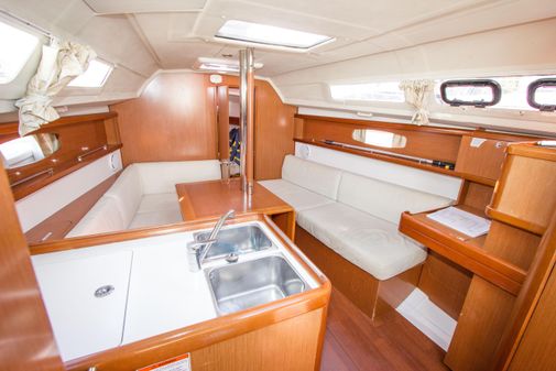 Beneteau 31 image