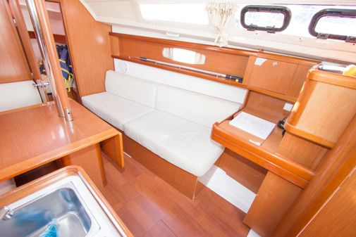 Beneteau 31 image