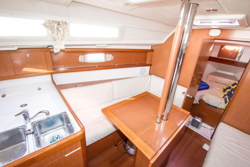 Beneteau 31 image