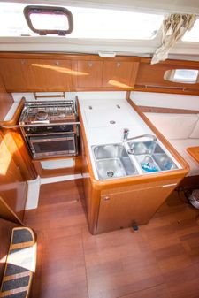 Beneteau 31 image