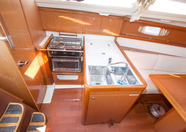 Beneteau 31 image