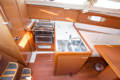 Beneteau 31 image