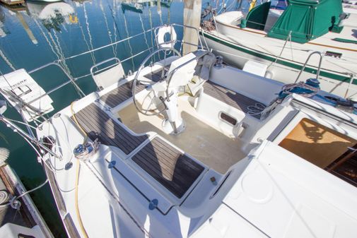 Beneteau 31 image