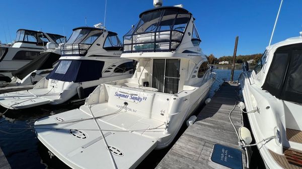 Sea Ray 44 Sedan Bridge