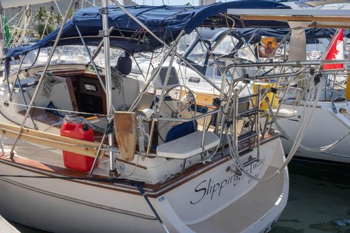 Island Packet 350 image