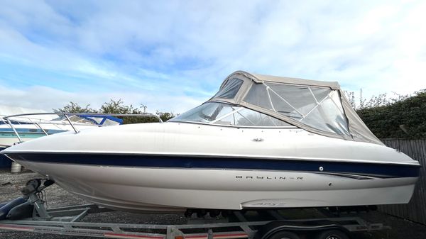 Bayliner 212 Cuddy Cabin / Cruiser 