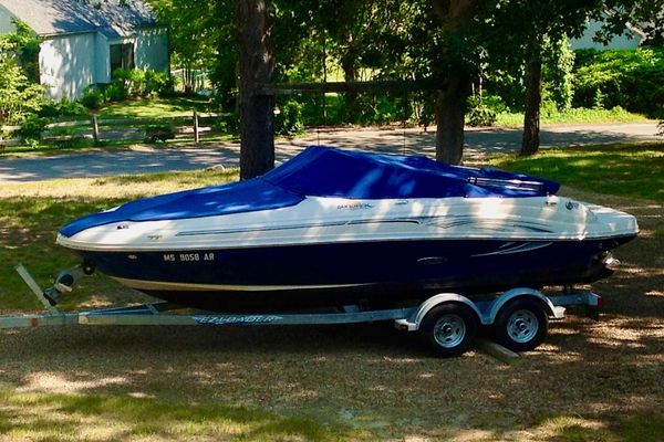 Sea Ray 200 Sundeck - main image