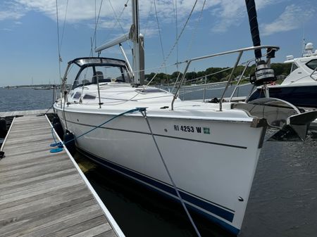 Hunter 38 image