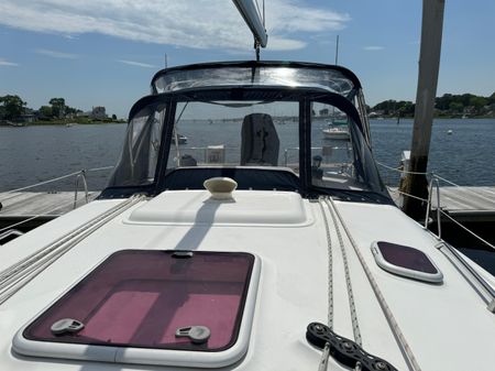 Hunter 38 image