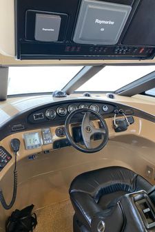 Carver 570 Voyager Pilothouse image