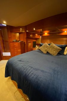 Carver 570 Voyager Pilothouse image