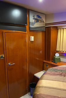 Carver 570 Voyager Pilothouse image