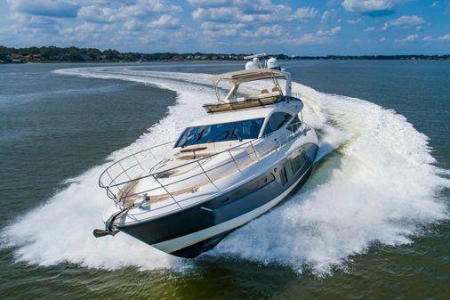 Sea Ray L650 Fly image