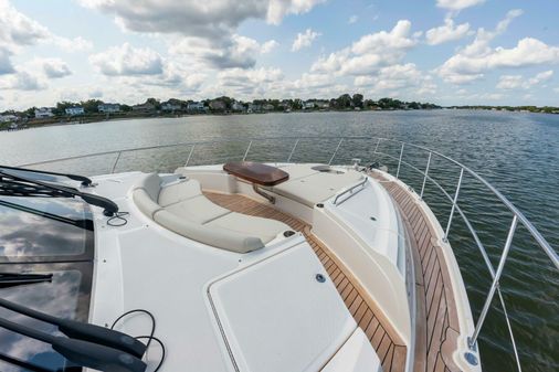 Sea Ray L650 Fly image