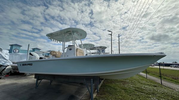 Sea Pro 248 Bay