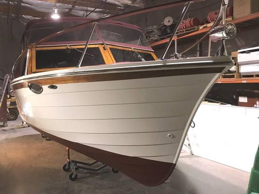 Windsor Craft Cuddy Cabin w/trailer - main image