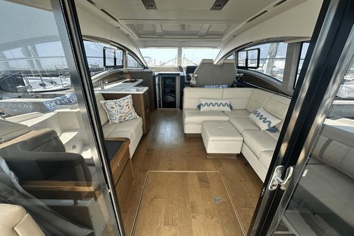 Sea Ray 400 Sundancer image