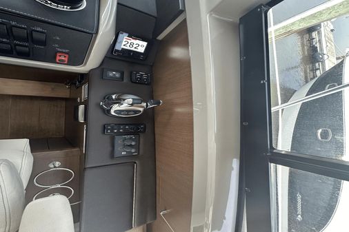 Sea Ray 400 Sundancer image