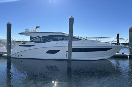 Sea Ray 400 Sundancer image