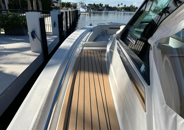 Tiara Yachts 43 LS image