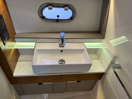 Tiara Yachts 43 LS image