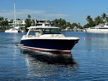 Tiara Yachts 43 LS image