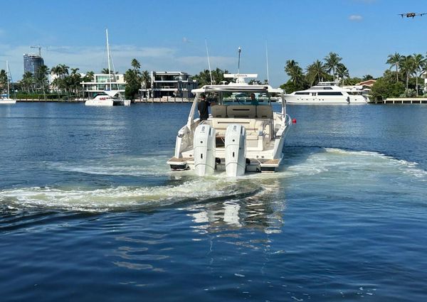 Tiara Yachts 43 LS image