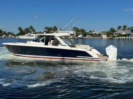 Tiara Yachts 43 LS image