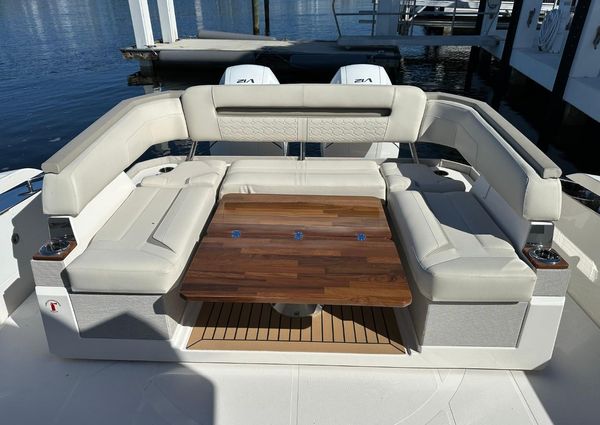 Tiara Yachts 43 LS image