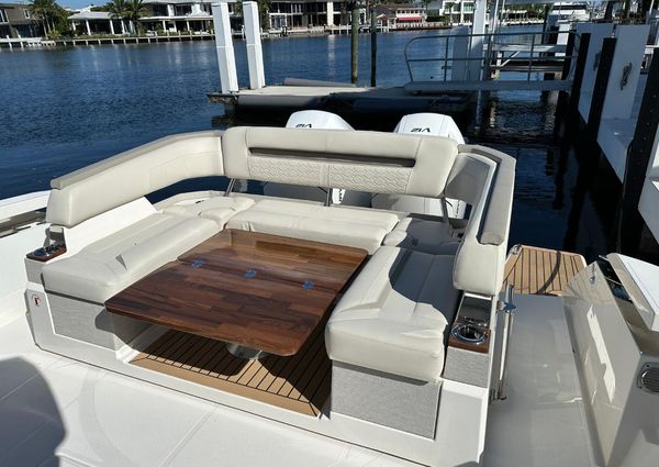 Tiara Yachts 43 LS image