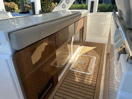 Tiara Yachts 43 LS image