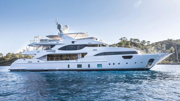 Benetti Crystal