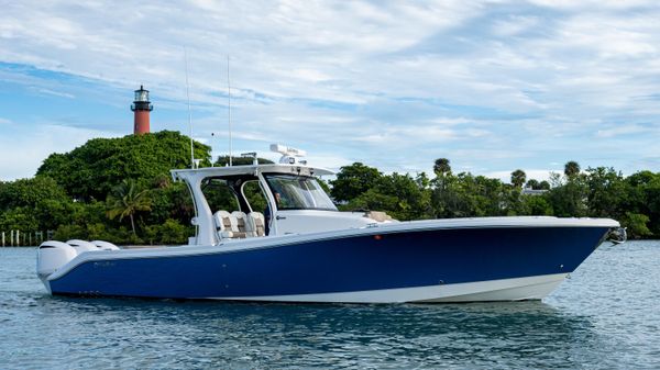 Edgewater 370CC