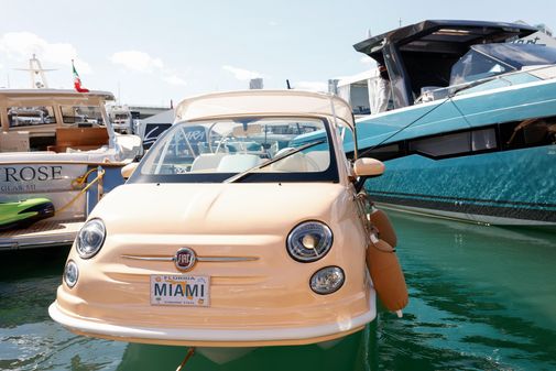 Fiat 500 Car Offshore image