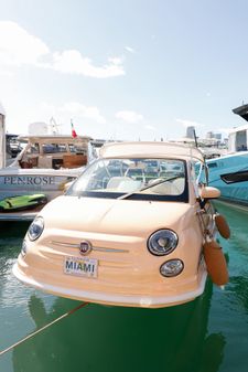 Fiat 500 Car Offshore image