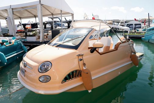 Fiat 500 Car Offshore image