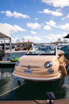 Fiat 500 Car Offshore image