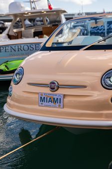 Fiat 500 Car Offshore image