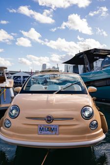 Fiat 500 Car Offshore image