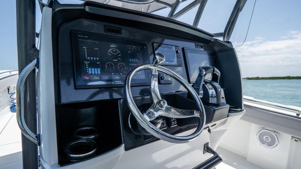 Nor-Tech 392 Super Fish Center Console image