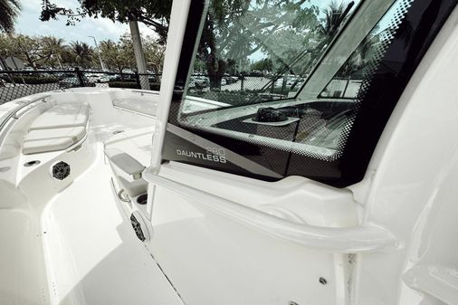 Boston Whaler 280 Dauntless image