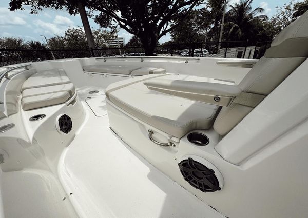 Boston Whaler 280 Dauntless image